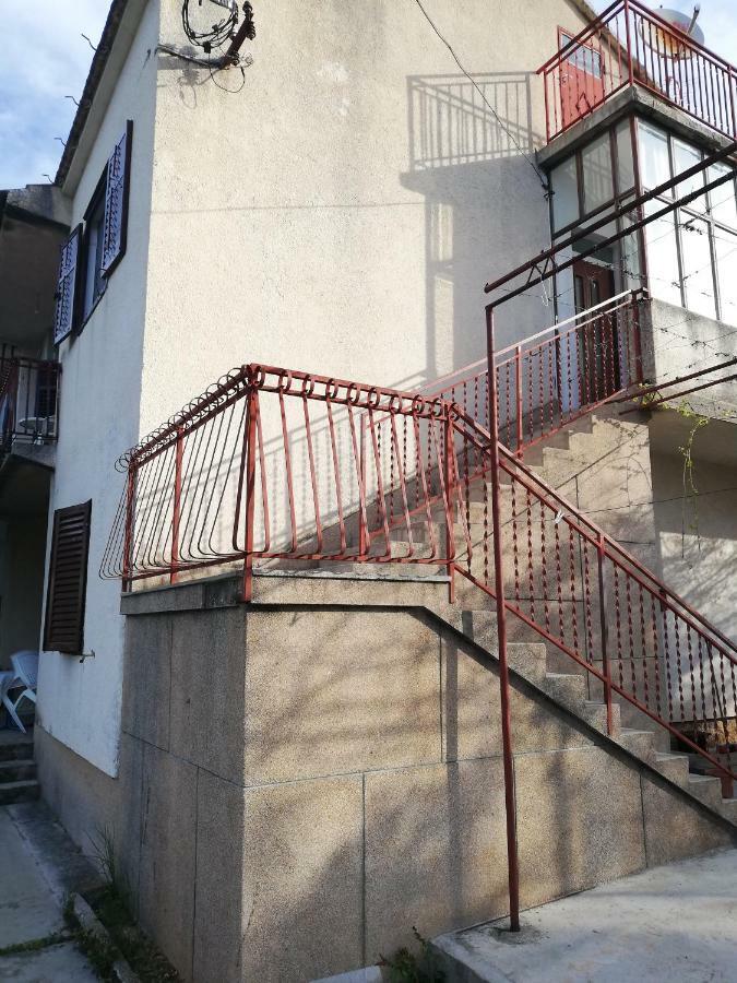Spacious Family Apartment With Parking In The Shade And Barbecue House Šibenik Exterior foto