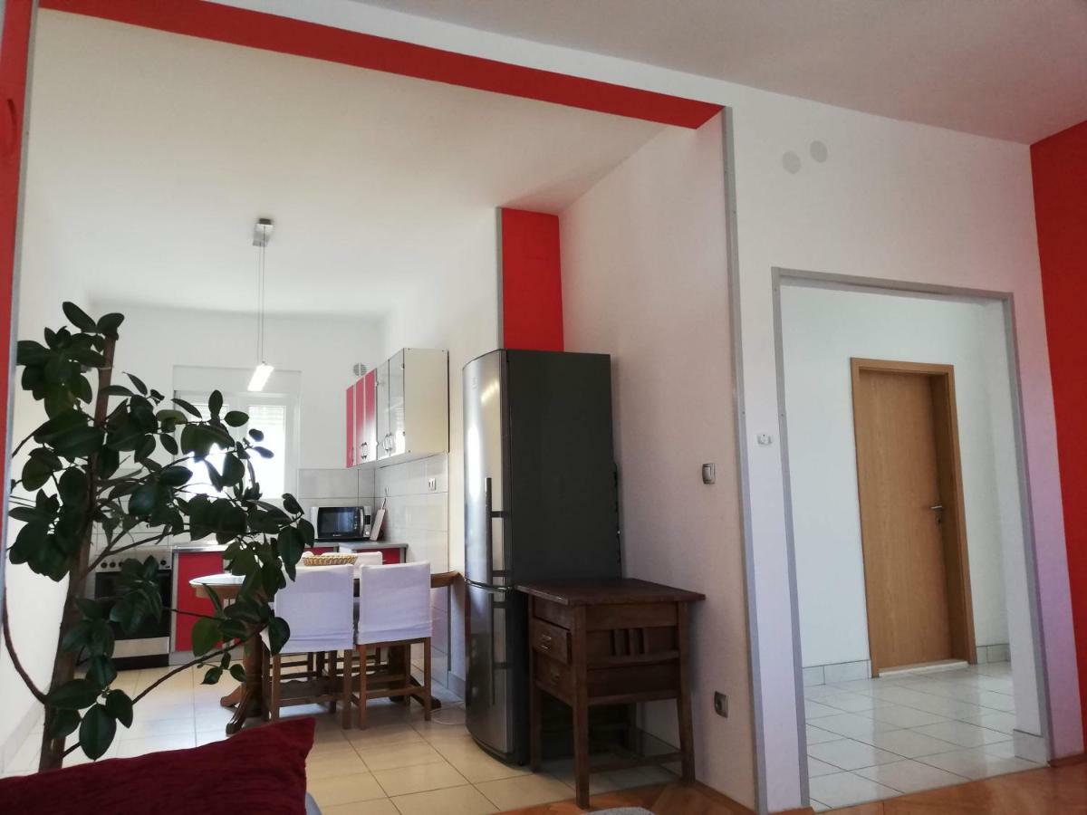 Spacious Family Apartment With Parking In The Shade And Barbecue House Šibenik Exterior foto