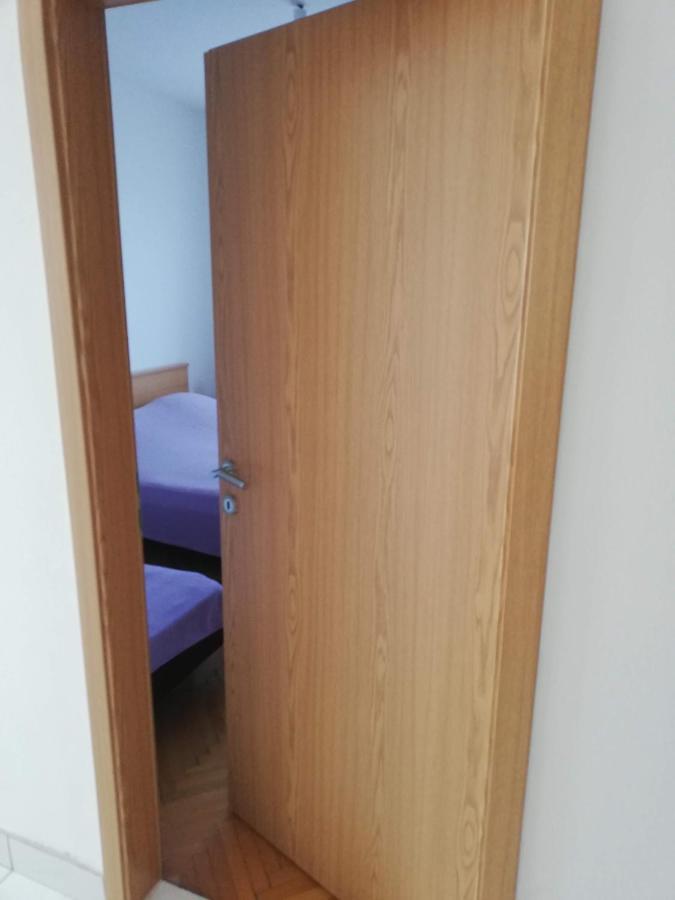 Spacious Family Apartment With Parking In The Shade And Barbecue House Šibenik Exterior foto