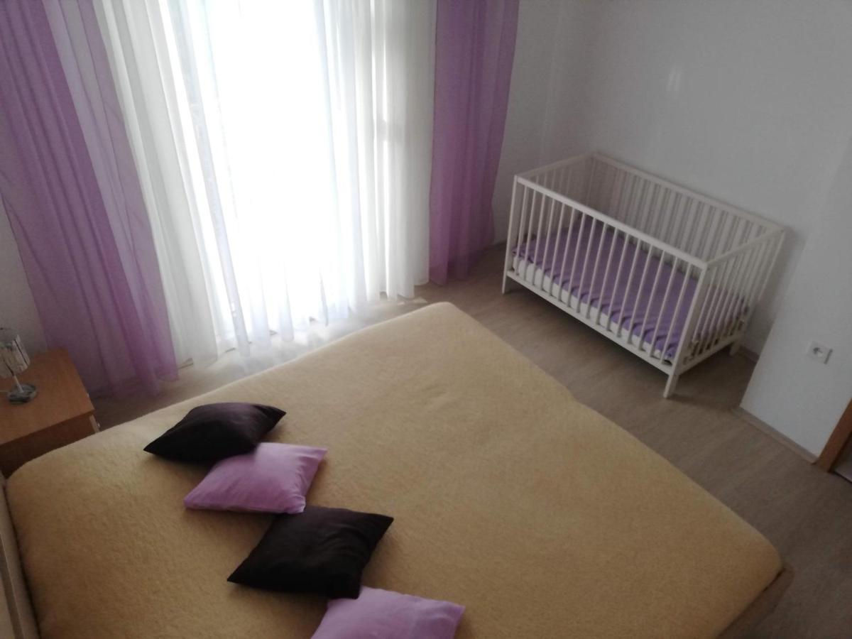 Spacious Family Apartment With Parking In The Shade And Barbecue House Šibenik Exterior foto